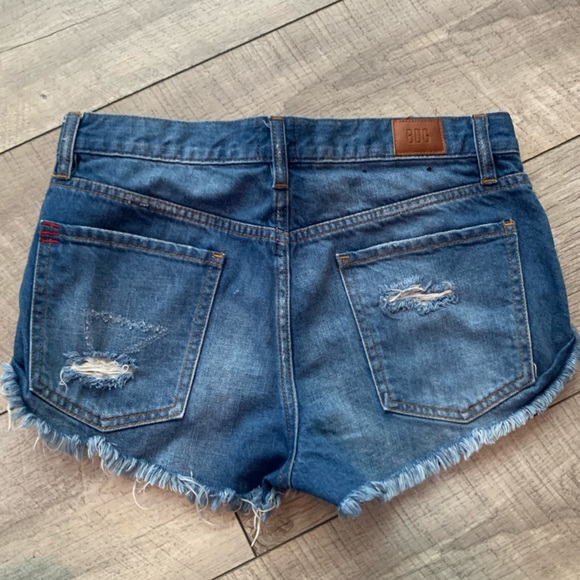 BDG Jean shorts. Size 27. Excellent condition - never worn. - Picture 2 of 2
